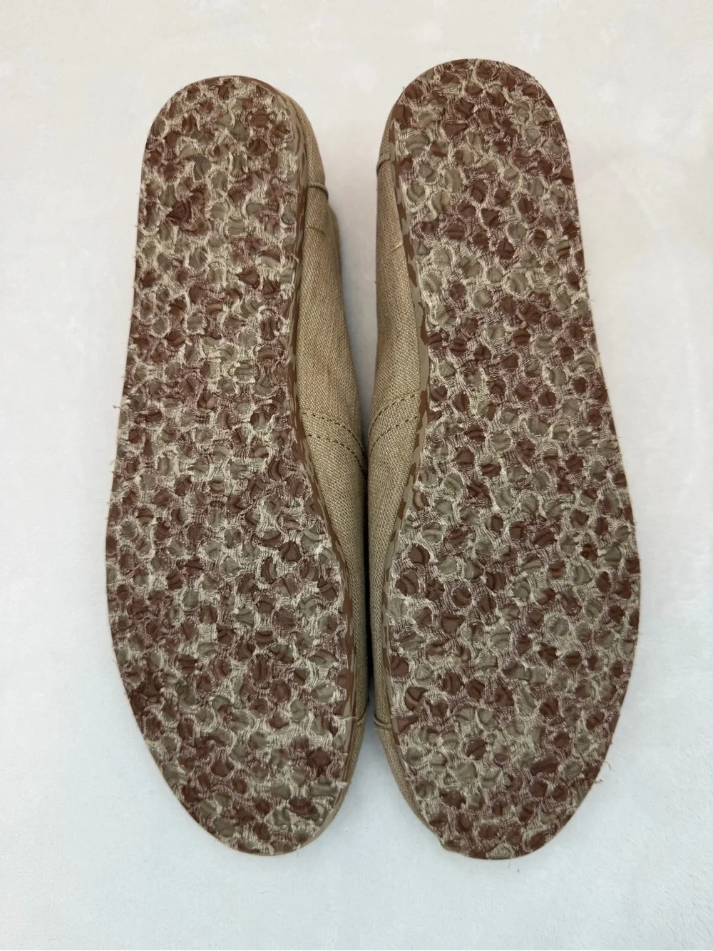 TOMS Classic Canvas Slip On Shoes Men's Size 11 Brown Khaki Loafers NO BOX
